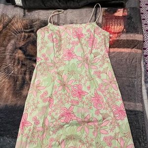 Beautiful Lilly Pulitzer dress, in great condition. Size 6.